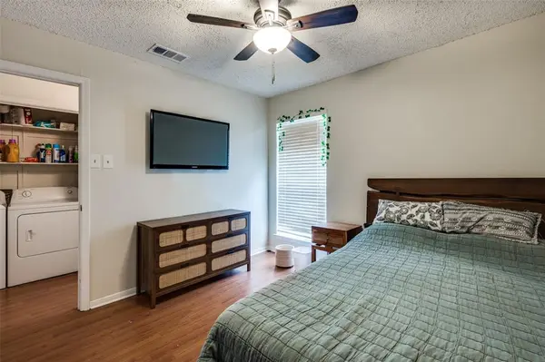 Arlington, TX 76011,1301 Memory Lane #4920