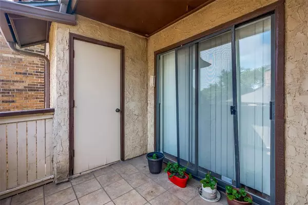 Arlington, TX 76011,1301 Memory Lane #4920