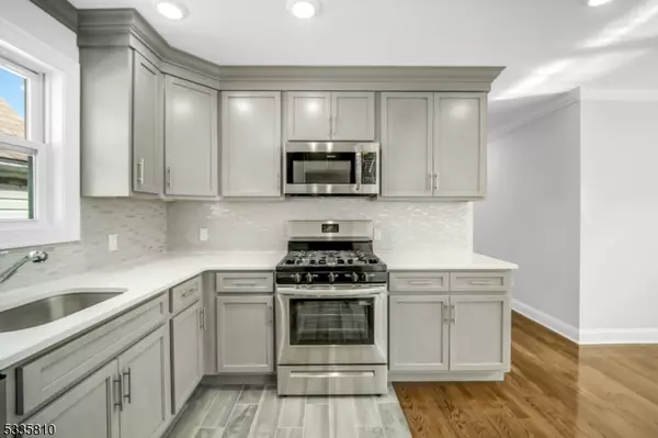 East Orange City, NJ 07017,146 N 15Th St, Apt 2 #2