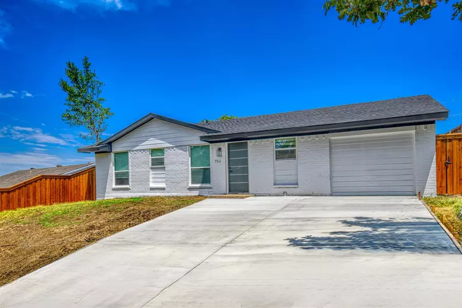 751 Botany Bay Drive, Dallas, TX 75211