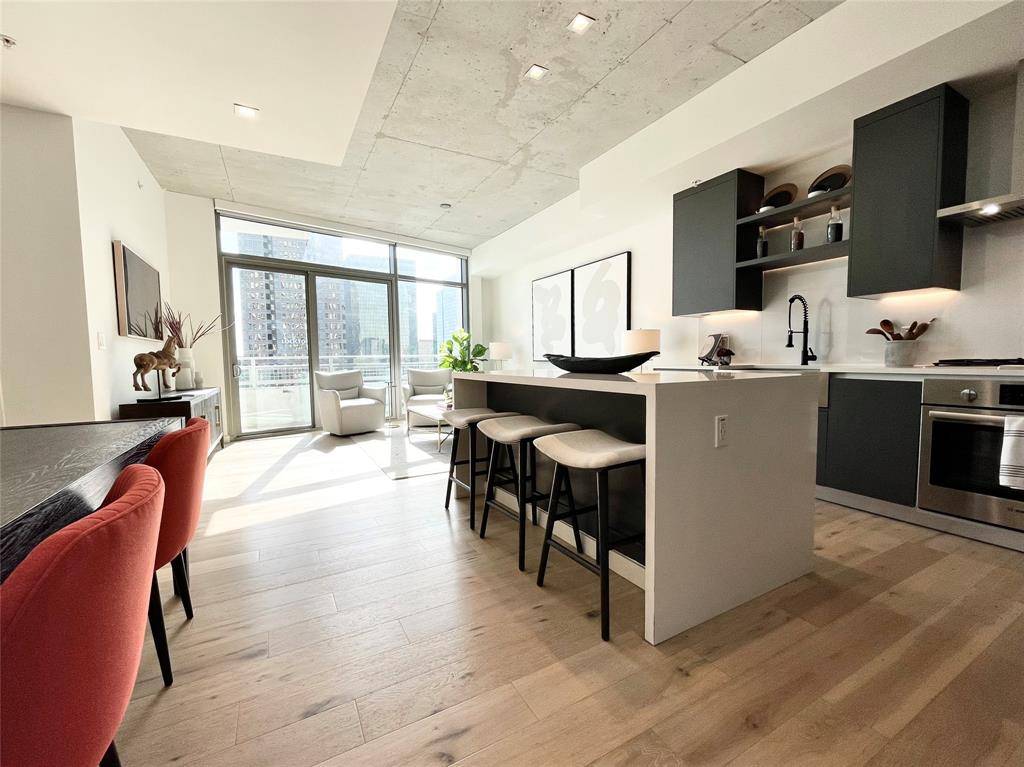 1801 N Pearl Street #2204, Dallas, TX 75201