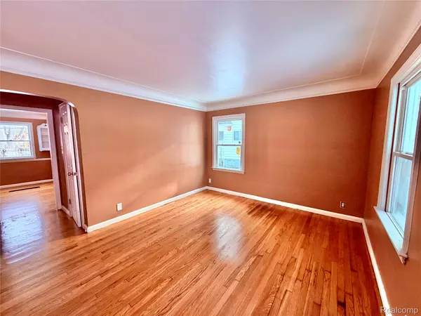 Detroit, MI 48219,16746 Bramell ST