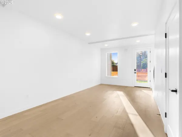 Portland, OR 97206,5943 SE 60th AVE