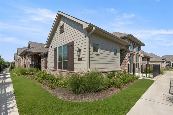 2621 St Helena Lane, Grand Prairie, TX 75054