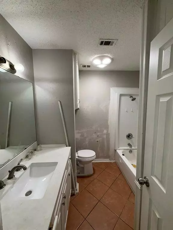 Hurst, TX 76053,708 E Pecan Street