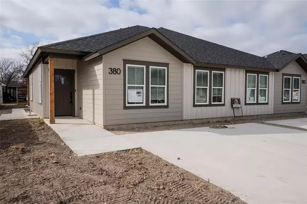 Palmer, TX 75152,380 N Dallas Street