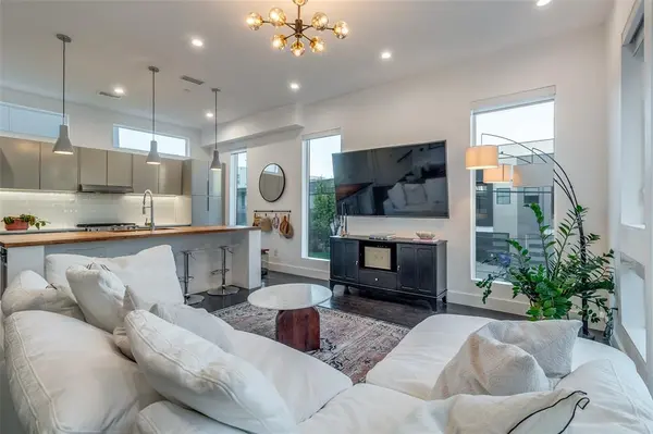 Dallas, TX 75204,4805 Manett Street #101