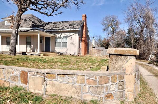 814 Ball Street, Weatherford, TX 76086
