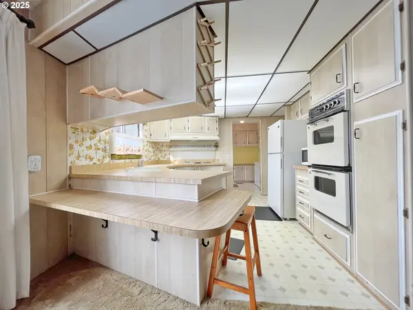 Hood River, OR 97031,1267 Tucker RD #20