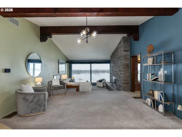 St Helens, OR 97051,555 GREY CLIFFS DR