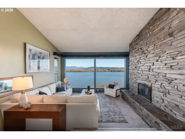 St Helens, OR 97051,555 GREY CLIFFS DR