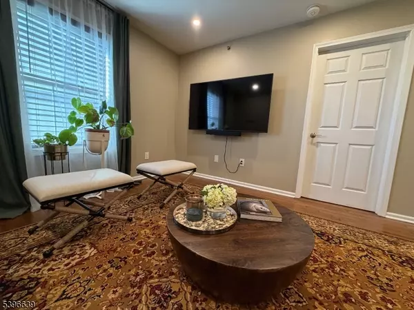 Bloomfield Twp., NJ 07003,110 Orange St #9