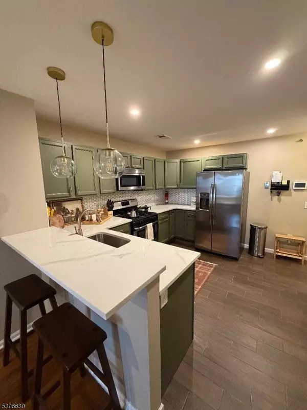 Bloomfield Twp., NJ 07003,110 Orange St #9