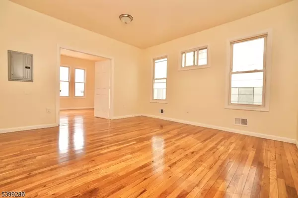 Newark City, NJ 07112,388-392 Chadwick Ave