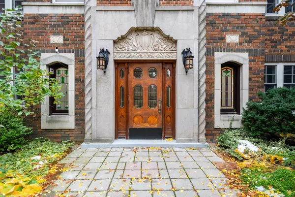 Toronto C03, ON M5P 2H8,480 Oriole Pkwy #308