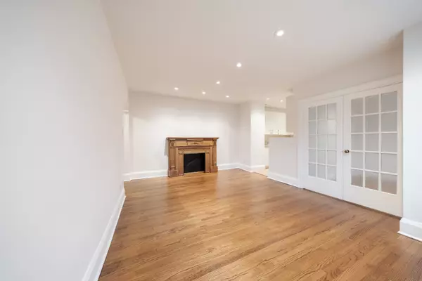 Toronto C03, ON M5P 2H8,480 Oriole Pkwy #308