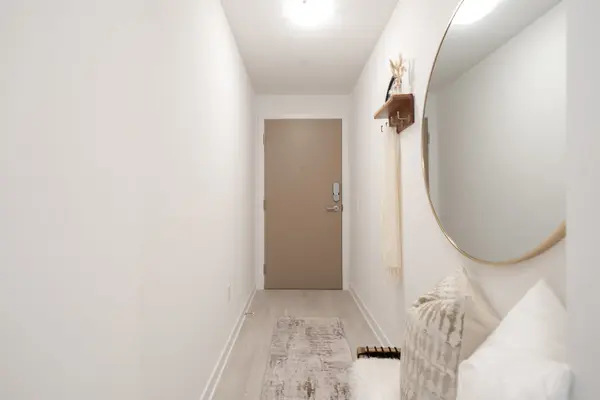 Toronto C13, ON M3C 0S4,1 Quarrington LN #912