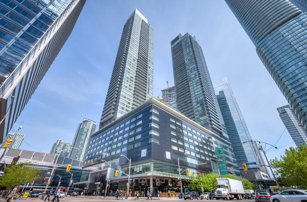 55 Bremner BLVD #1704, Toronto C01, ON M5J 0A6