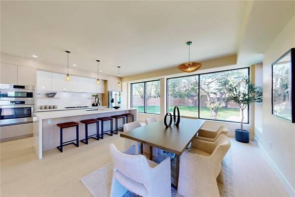 28 Dunsmore GDNS, Toronto C06, ON M3H 3M2