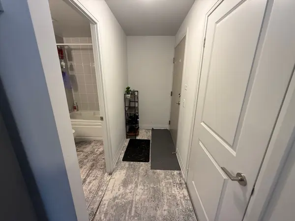 Toronto E09, ON M1G 0A8,10 Meadowglen PL #611