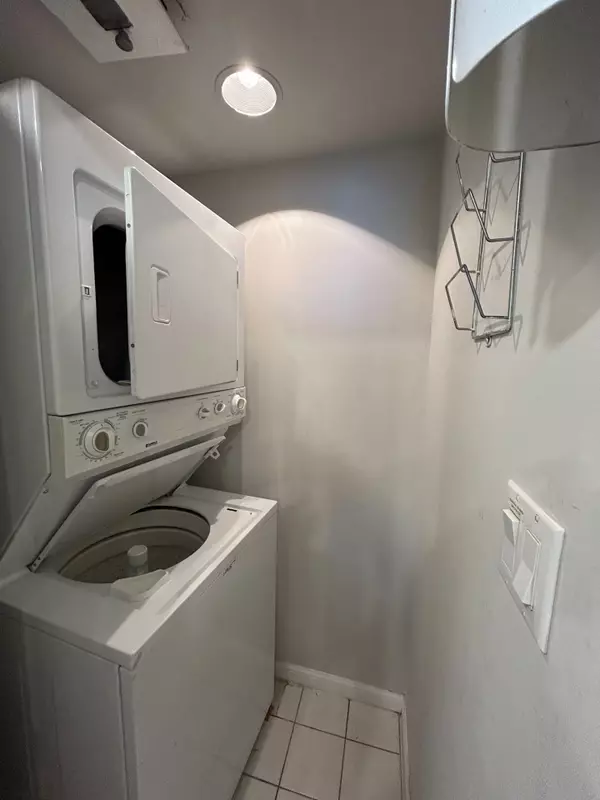 Toronto E09, ON M1H 3G6,88 Corporate DR #705A