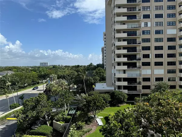 Lauderdale By The Sea, FL 33308,4900 N Ocean Blvd #616