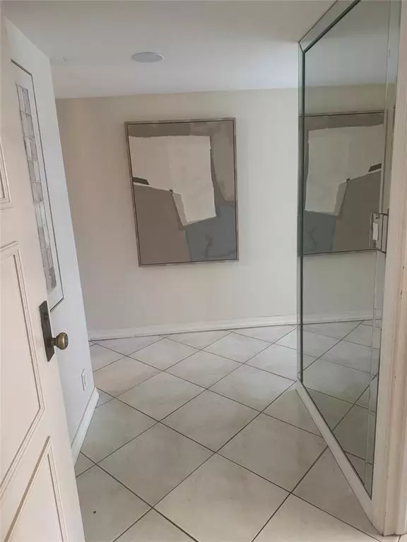 Lauderdale By The Sea, FL 33308,4900 N Ocean Blvd #616