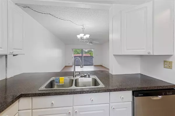 Coral Springs, FL 33065,3250 NW 85th Ave #16