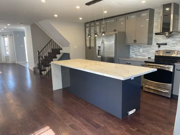 Richmond Hill, ON L4C 0L2,9031 Yonge ST