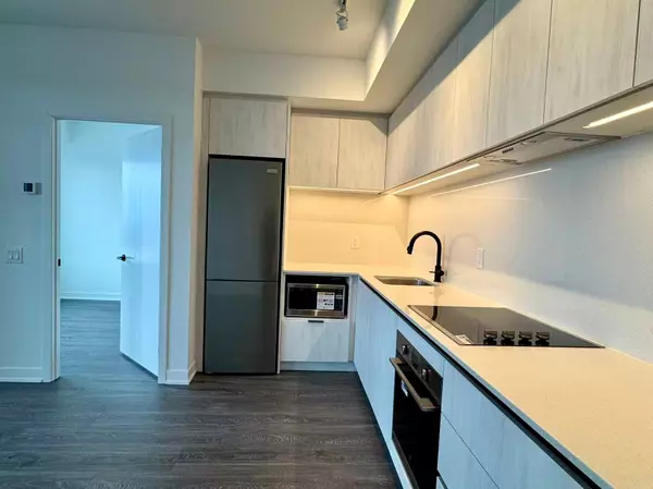 Mississauga, ON L5M 2T2,2495 Eglinton AVE W #2102