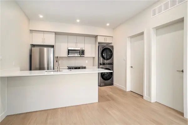 Vanier And Kingsview Park, ON K1L 7Z4,158 Laval ST #7