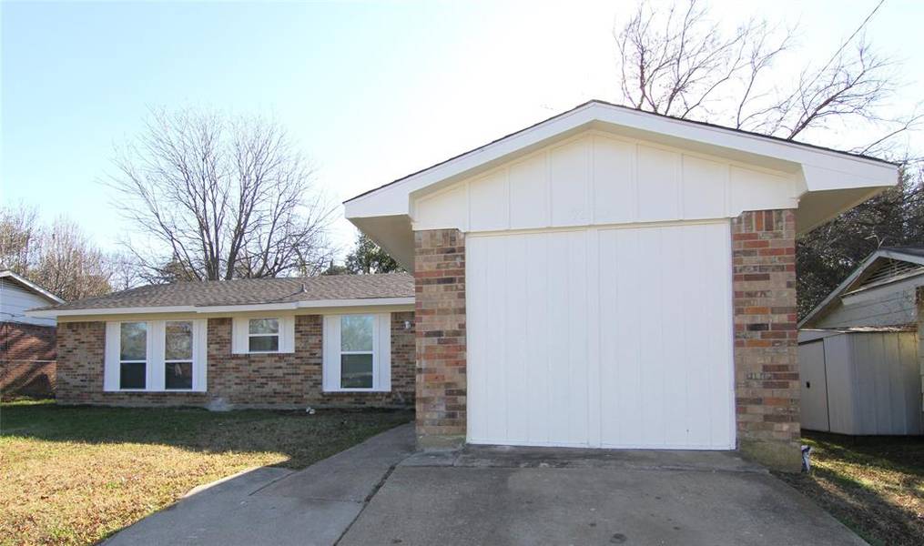 9830 BLUFFCREEK Drive, Dallas, TX 75227