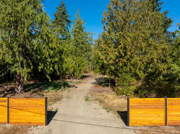 Fanny Bay, BC V0R 1W0,LT19 Reef Rd