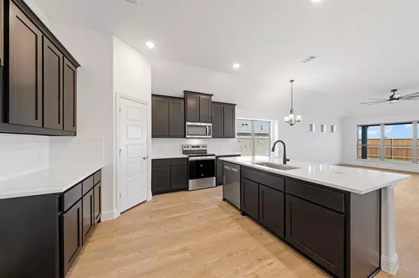 Venus, TX 76009,1941 Daybreak Drive