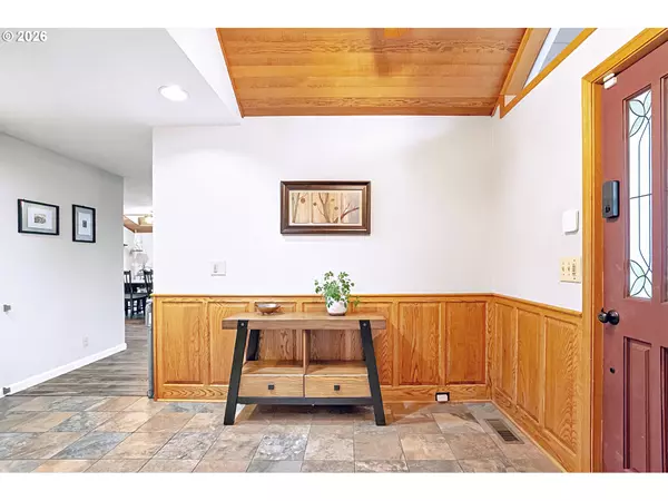 Eugene, OR 97408,2611 ERIN WAY