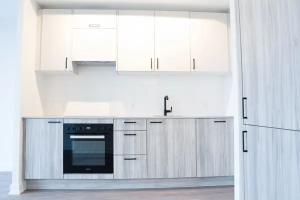 Toronto C13, ON M3C 0S4,1 Quarrington LN #1518