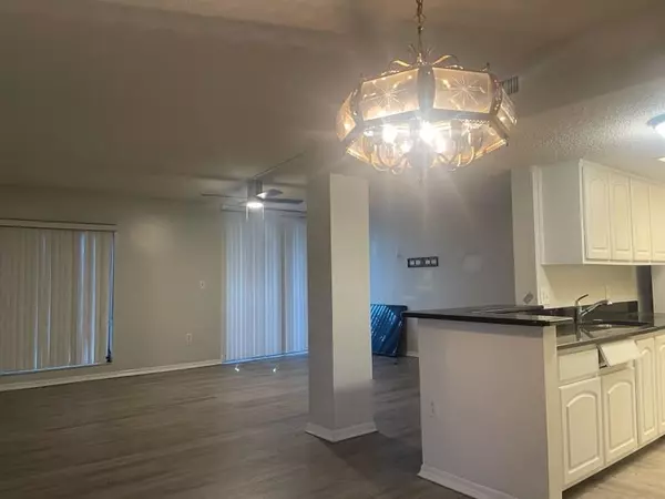 Lauderhill, FL 33319,5530 NW 44th St #318C