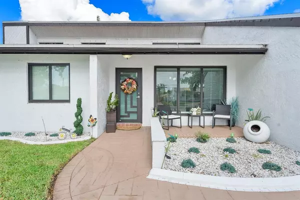 400 NW 98th Avenue, Pembroke Pines, FL 33024