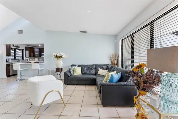 Pembroke Pines, FL 33024,400 NW 98th Avenue