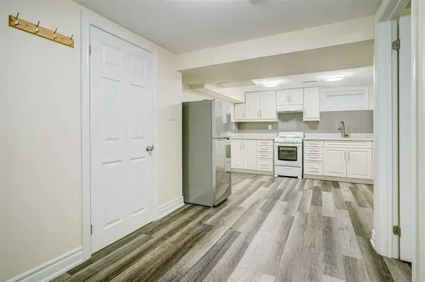 Toronto W05, ON M3J 1J1,42 Madron CRES