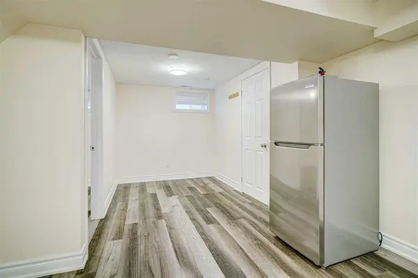 Toronto W05, ON M3J 1J1,42 Madron CRES