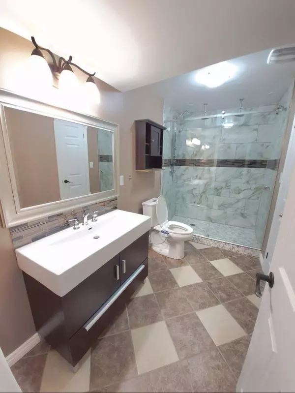 Welland, ON L3B 1A2,12 Vanier DR