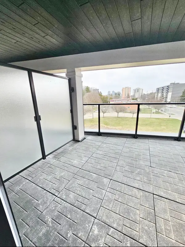 312 Erb ST W #202, Waterloo, ON N2L 0K9