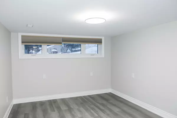 Richmond Hill, ON L4C 2Z2,382 Allgood ST