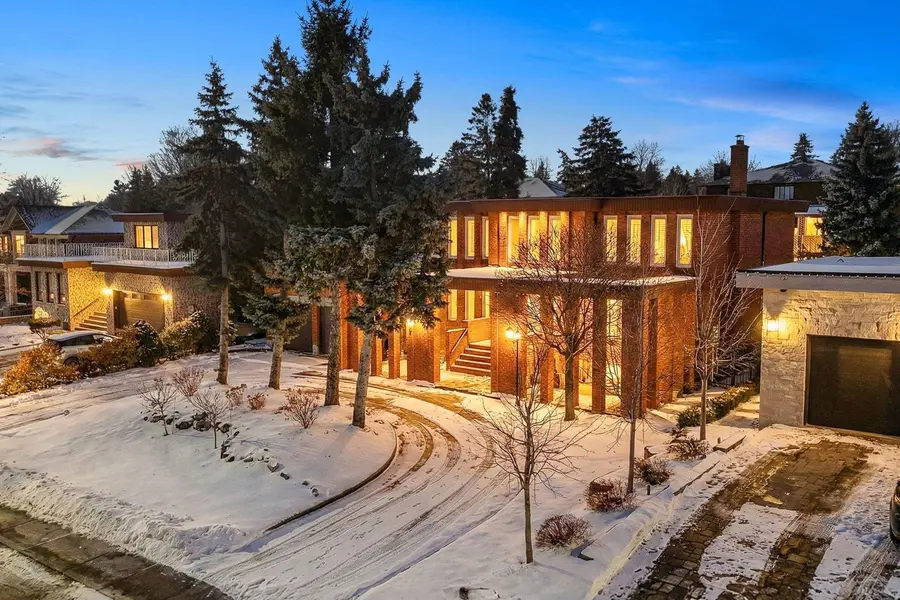 373 Firglen RDG, Vaughan, ON L4L 1N6