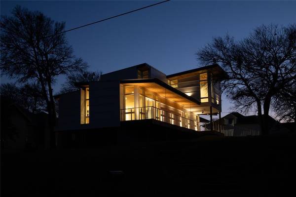 Sherman, TX 75090,715 N Elm Street