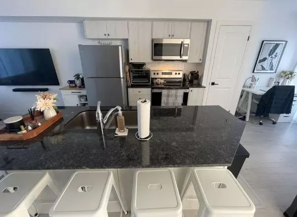 Barrie, ON L9J 0M5,119 Fairlane AVE