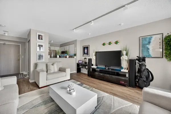 Barrie, ON L4M 6H9,140 Dunlop ST E #505