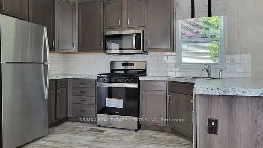 Hamilton, ON N0B 2J0,24 MacPherson CRES