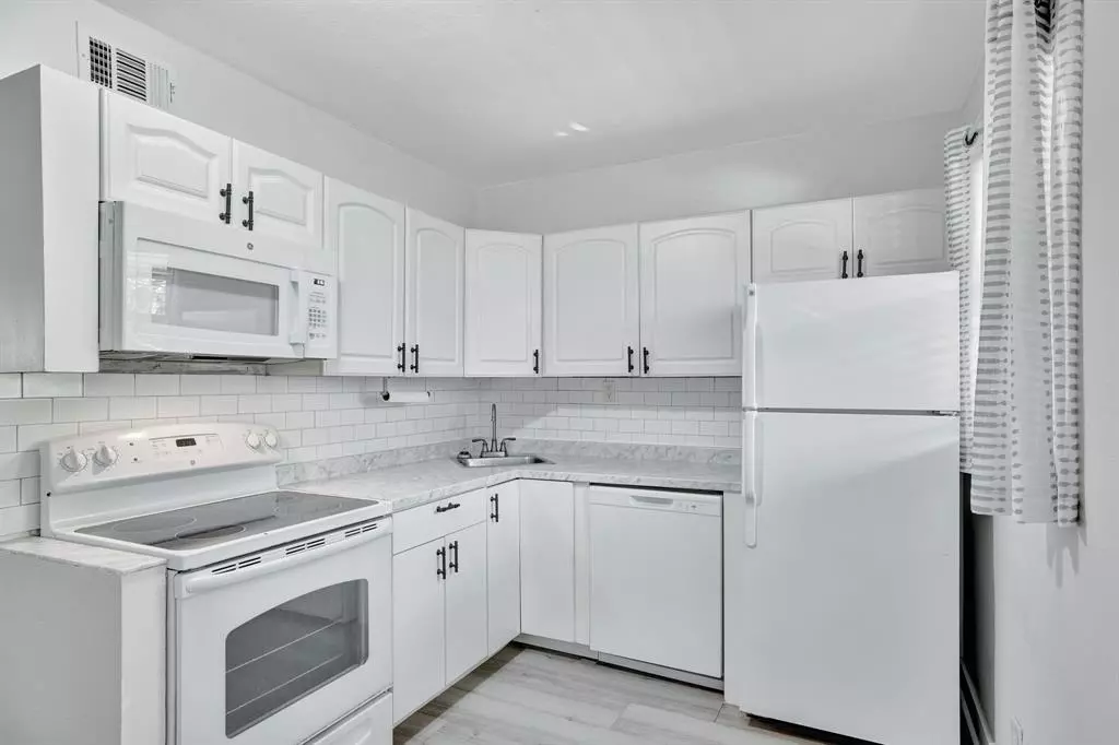 Wilton Manors, FL 33334,2741 NE 8th Ave #15